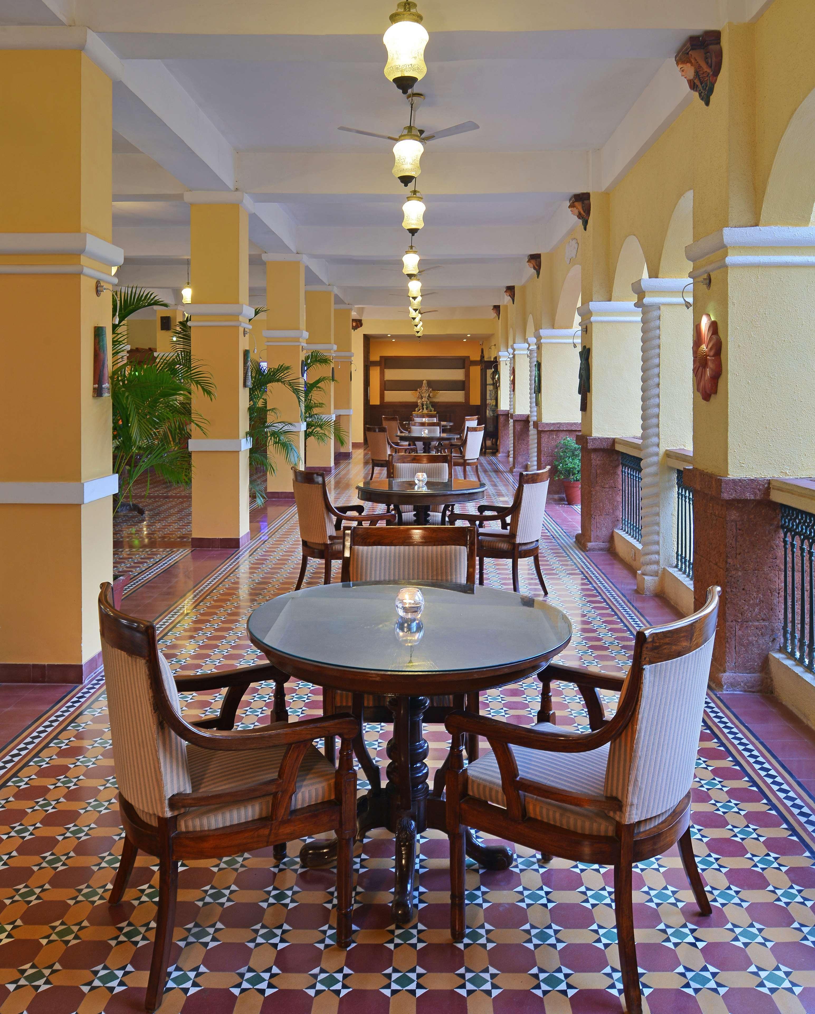 Country Inn & Suites By Radisson, Goa Candolim Exterior photo